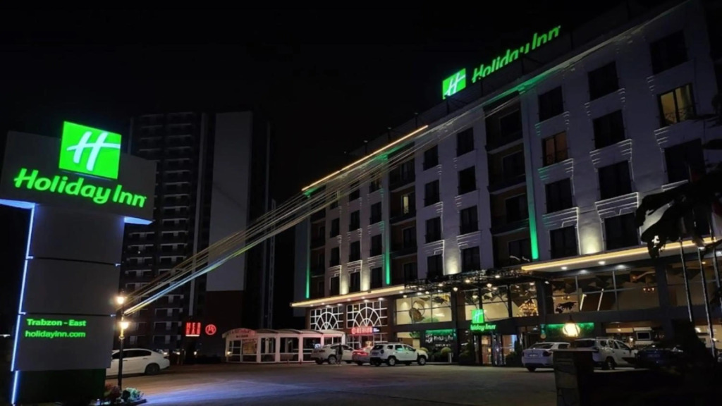 Йомра: Holiday Inn Trabzon-East