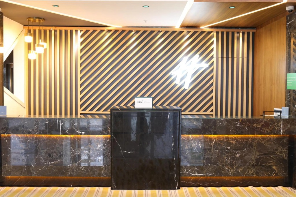 Йомра: Holiday Inn Trabzon-East