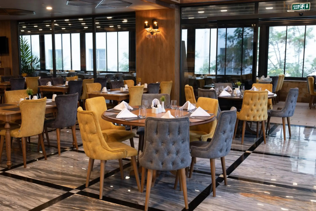 Йомра: Holiday Inn Trabzon-East