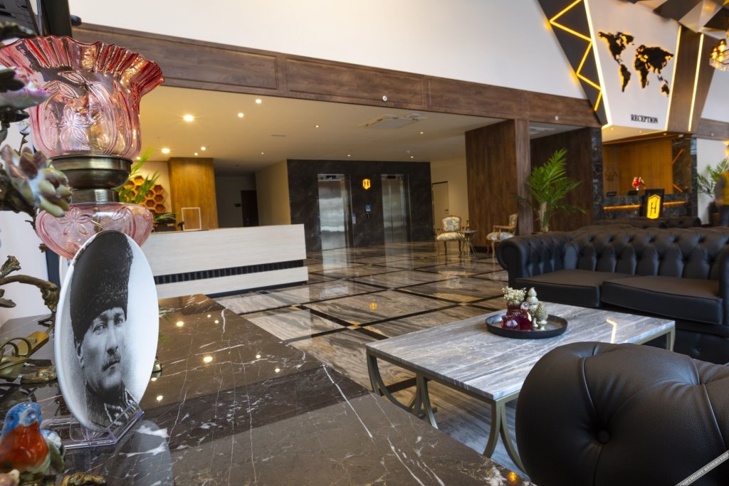 Йомра: Holiday Inn Trabzon-East