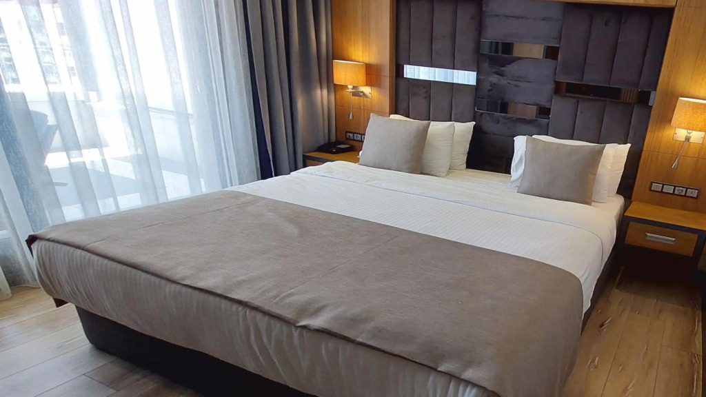 Йомра: Holiday Inn Trabzon-East