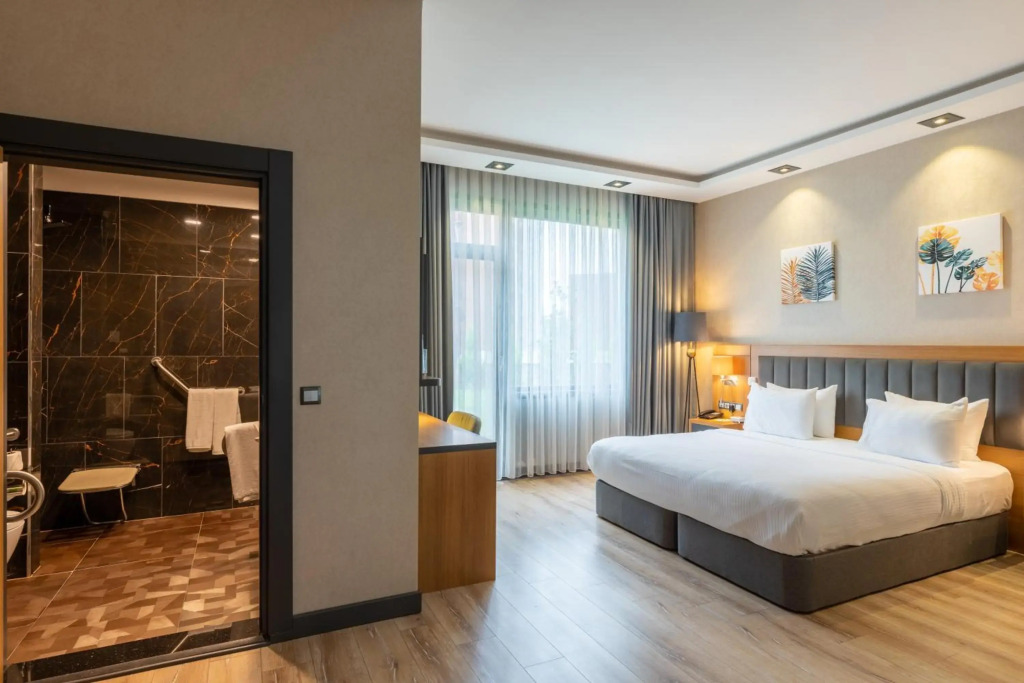 Йомра: Holiday Inn Trabzon-East