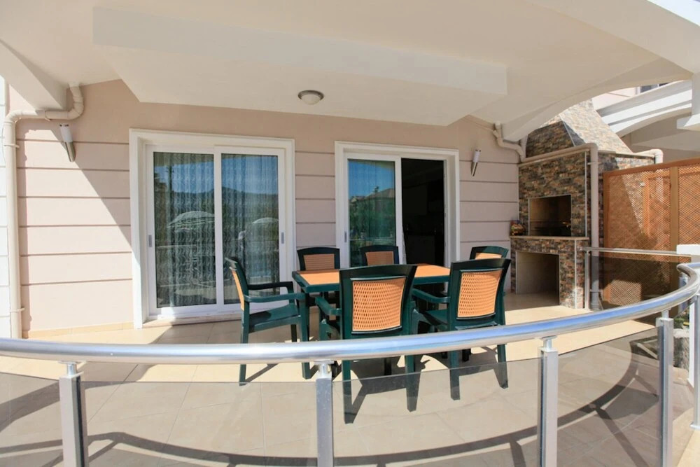 Дальян: Villa Canberk Large Private Pool A C Wifi Car Not Required