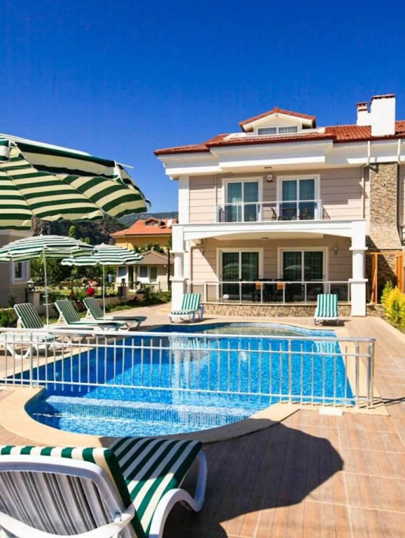 Дальян: Villa Canberk Large Private Pool A C Wifi Car Not Required