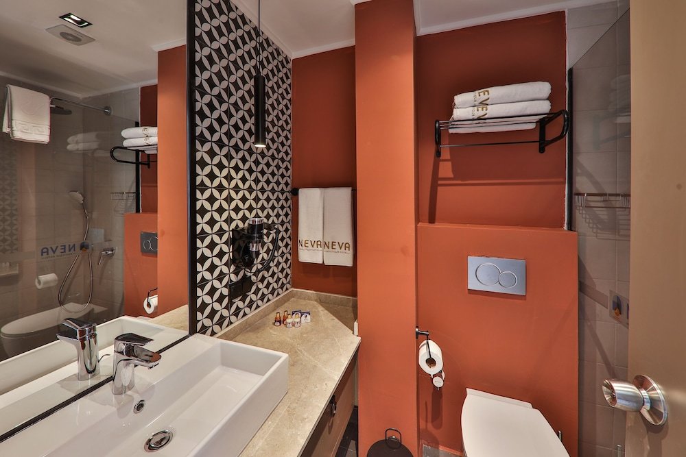 Каш: Neva Boutique Hotel