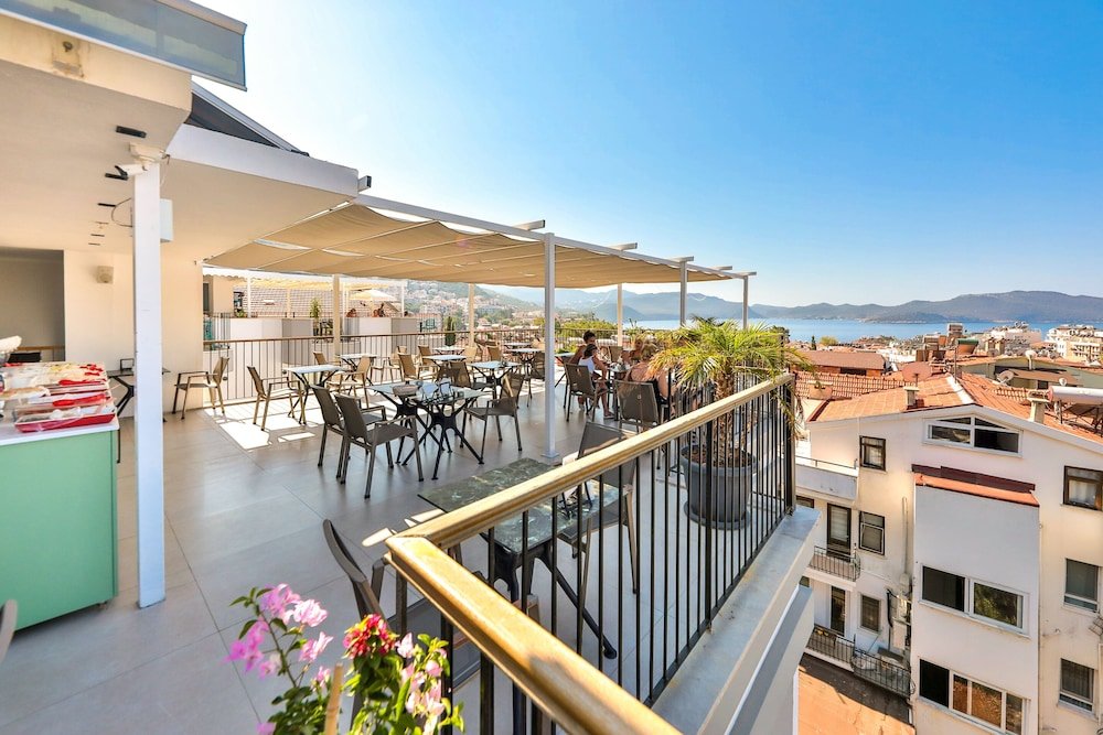 Каш: Neva Boutique Hotel