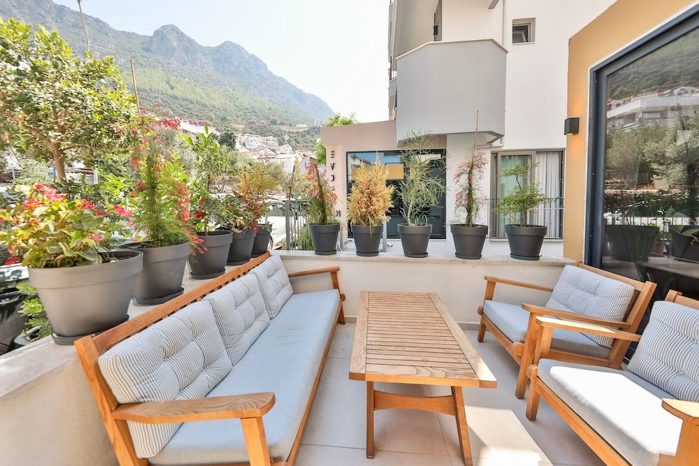 Каш: Neva Boutique Hotel
