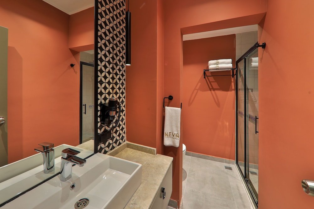 Каш: Neva Boutique Hotel