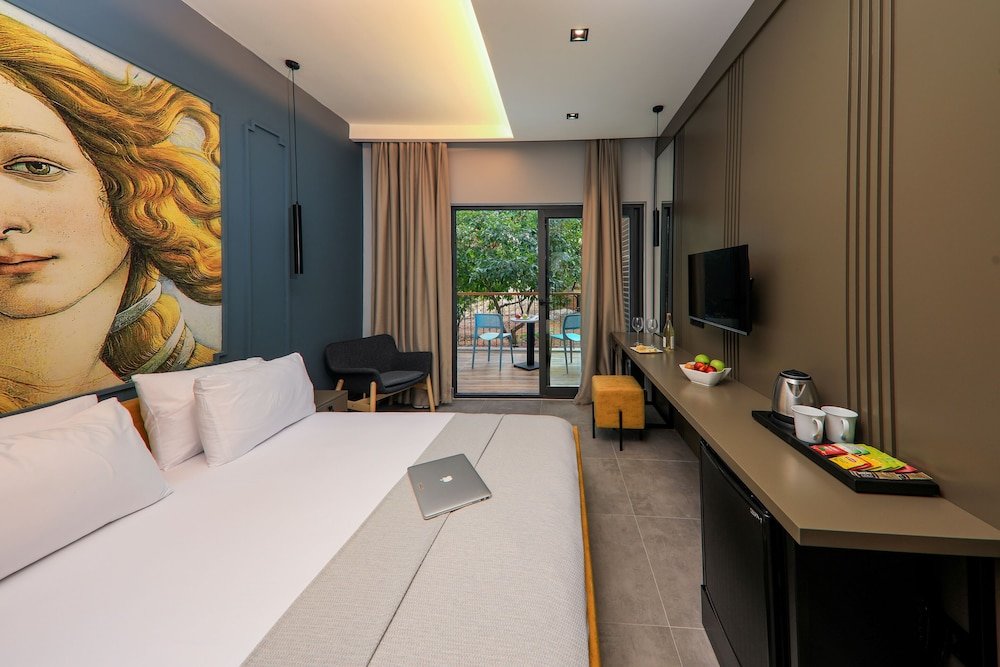 Каш: Neva Boutique Hotel