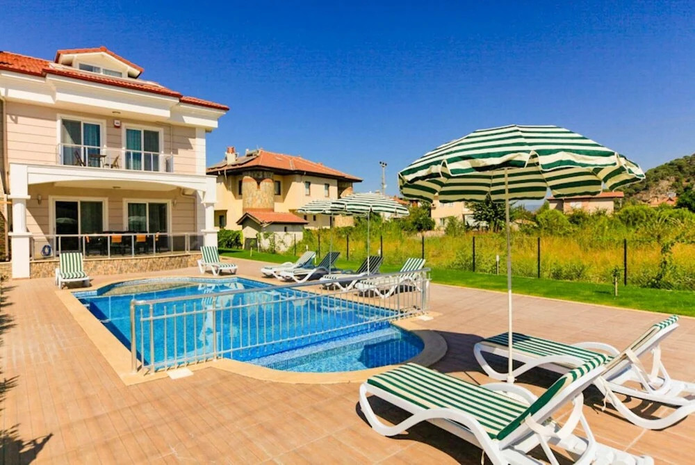 Дальян: Villa Gunsu Large Private Pool A C Wifi Car Not Required