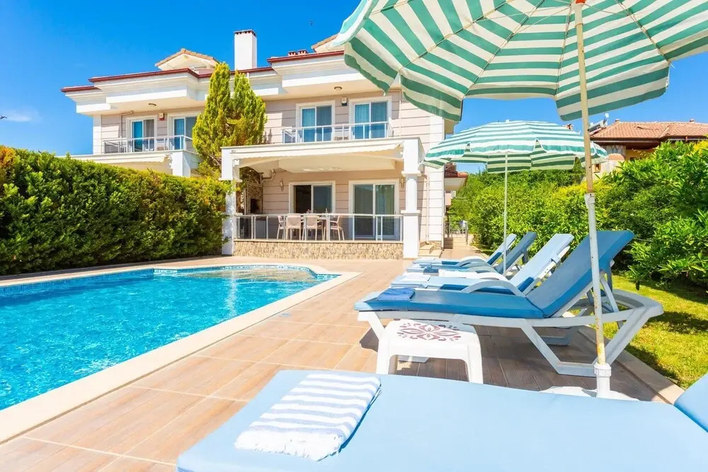 Дальян: Villa Gunsu Large Private Pool A C Wifi Car Not Required