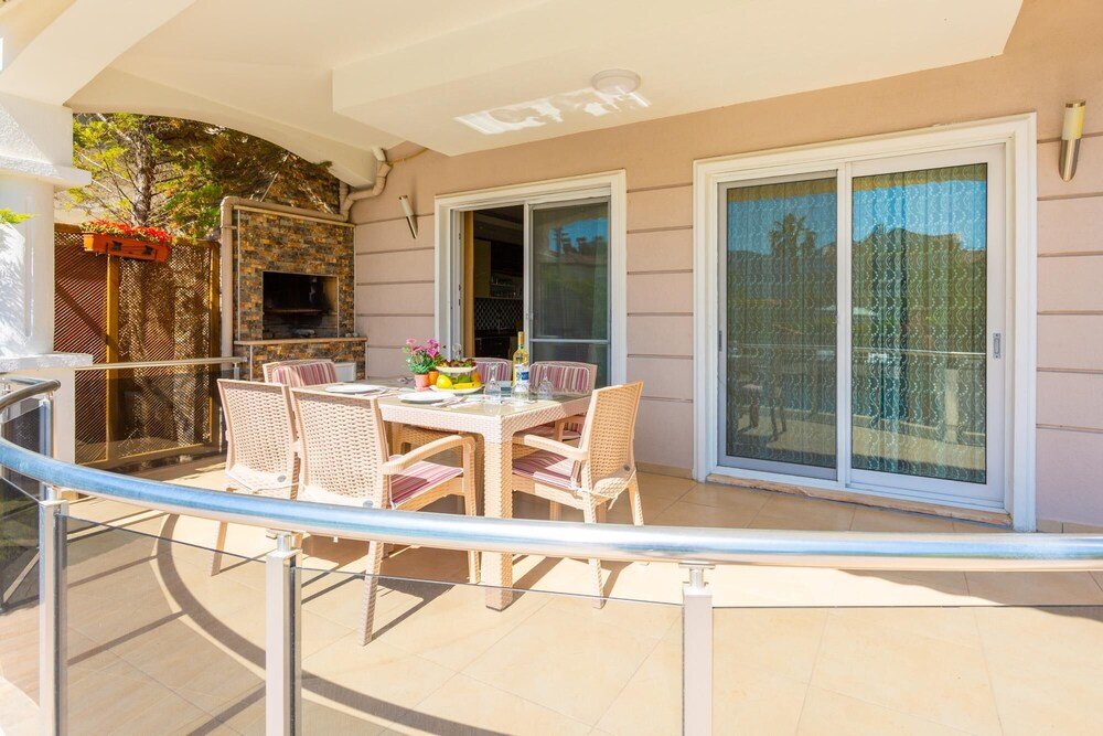 Дальян: Villa Gunsu Large Private Pool A C Wifi Car Not Required