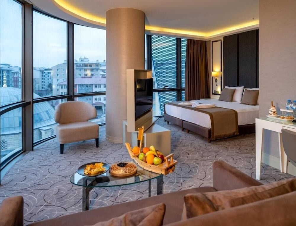Ван: The Conforium Hotel Van