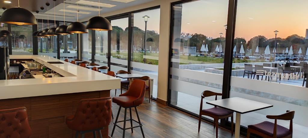 Бурхание: Tezmadra Hotel