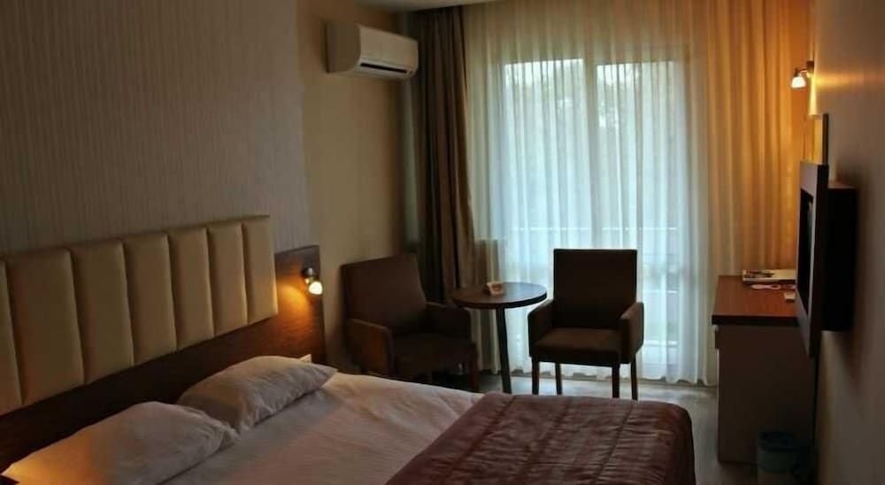 Чешме: Ozden Eren Hotel