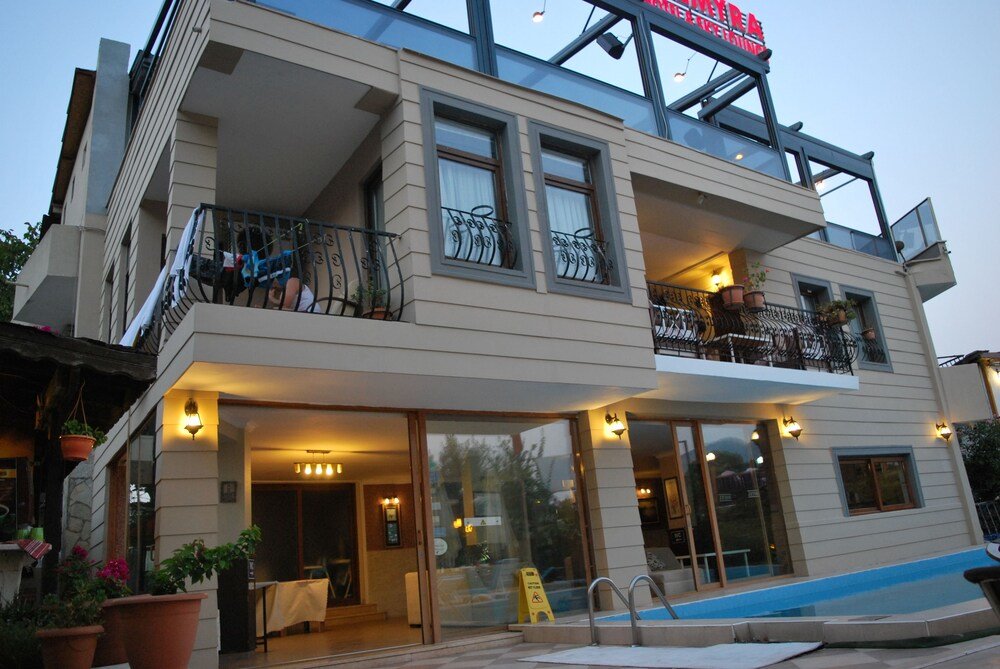 Дальян: Palmyra Hotel & Sky Lounge