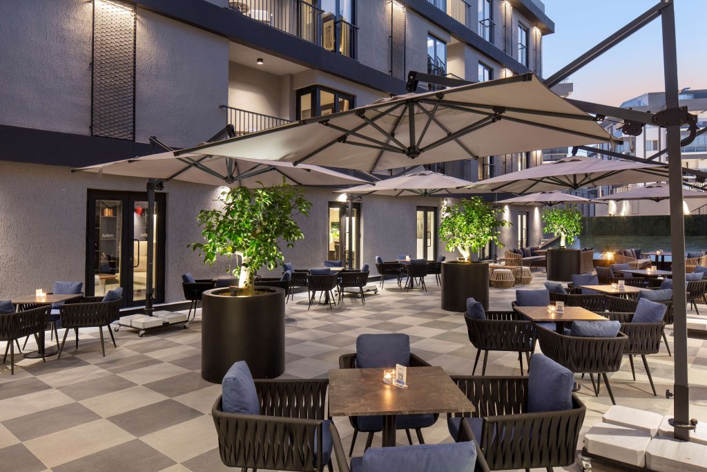 Helvaci: Radisson Hotel Izmir Aliaga