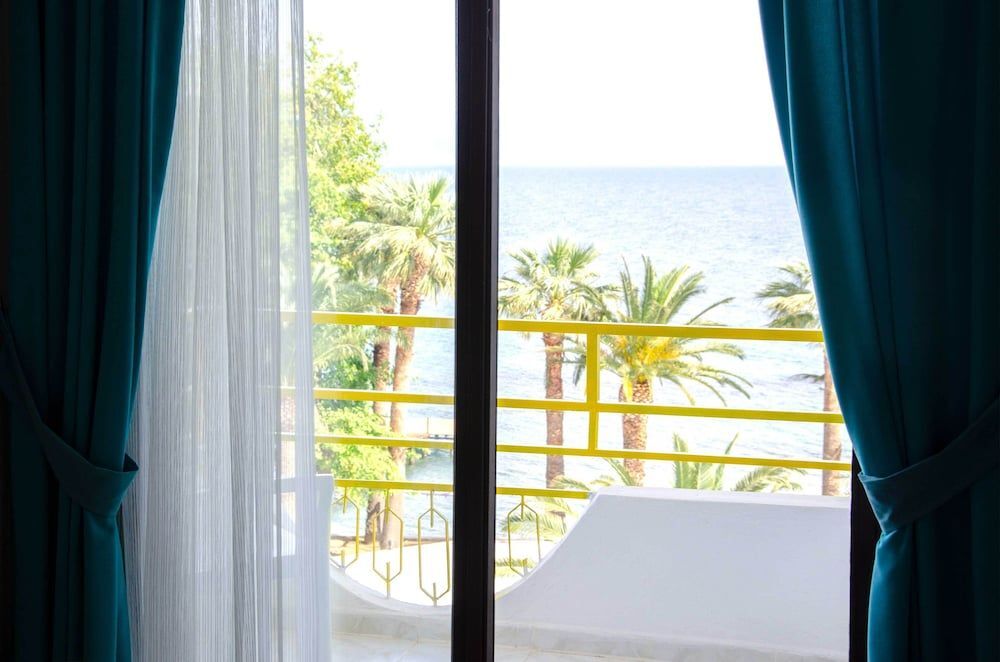 Serenita Beach Hotel — фото 2