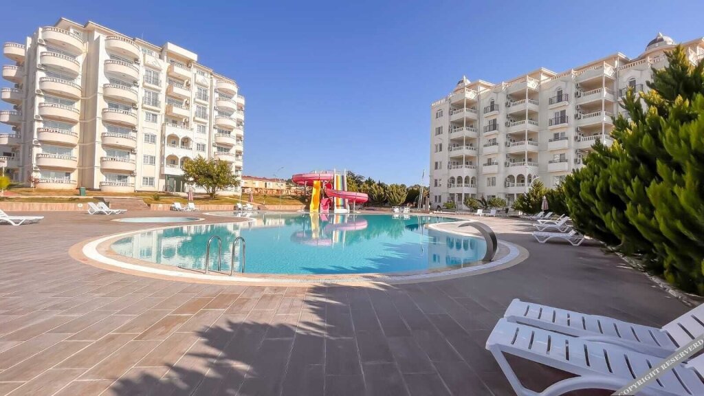 Силифке: Watercastle Suits