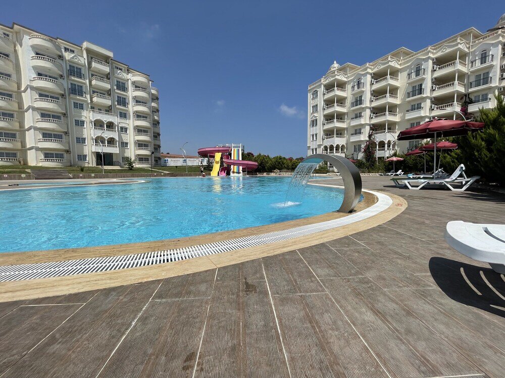 Силифке: Watercastle Suits