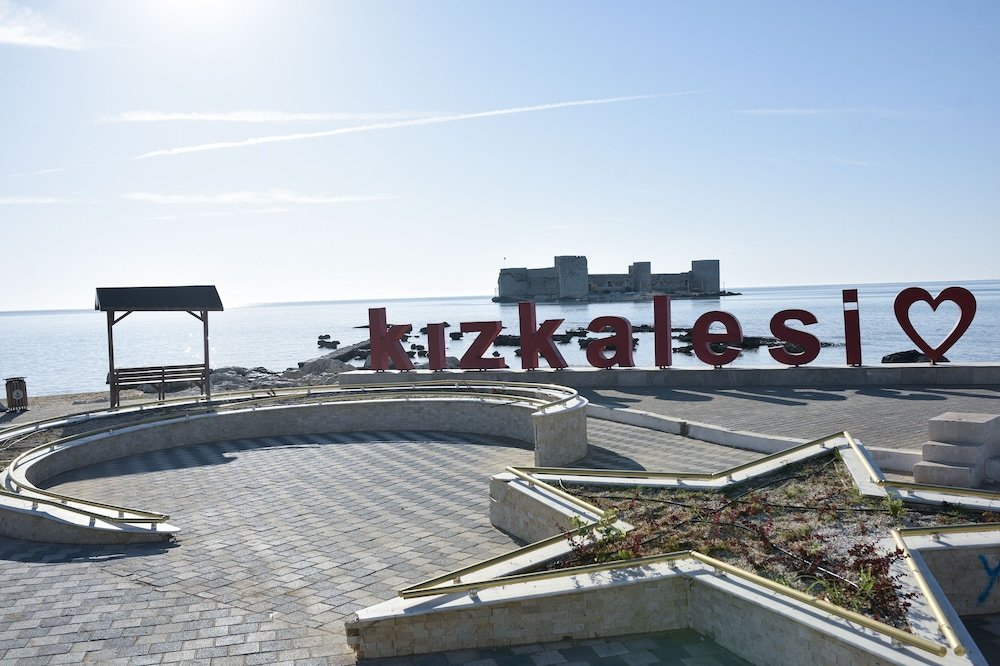 Силифке: Watercastle Suits