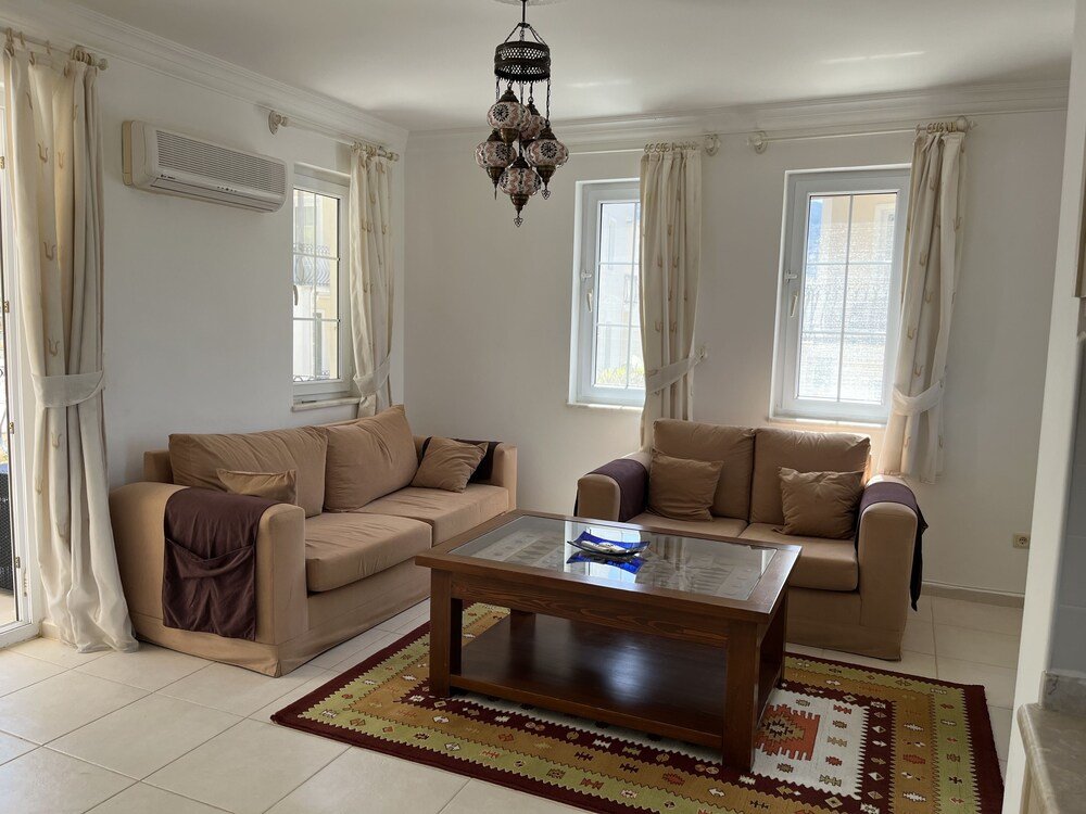 Фетхие: Stunning Spacious Poolside 2-bed Apt in Ovaçik