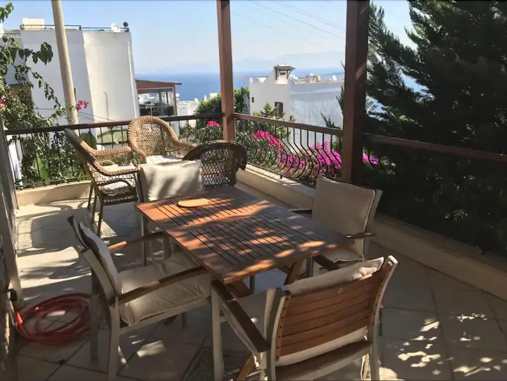 Villa with Private Beach — фото 4