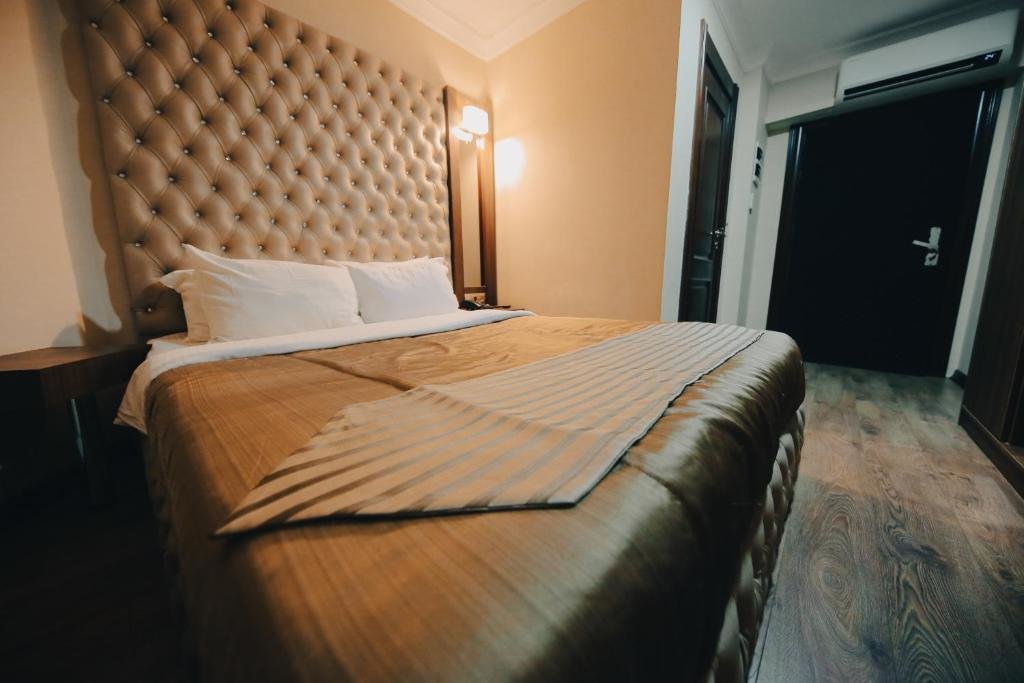 Измир: Red Green Hotel