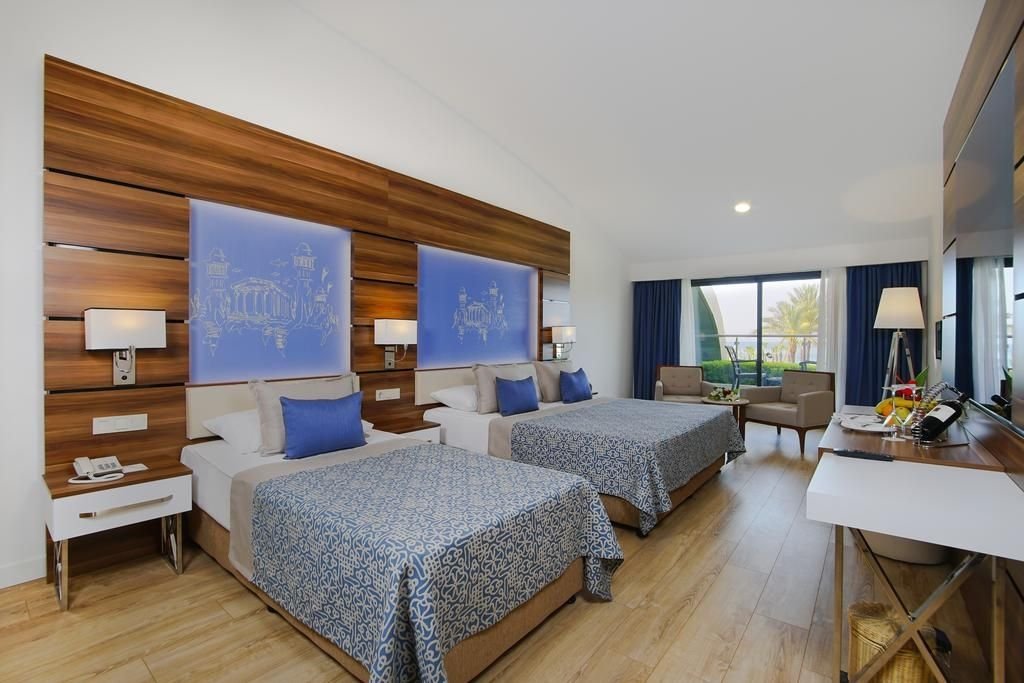 Белек: Limak Atlantis Deluxe Hotel & Resort