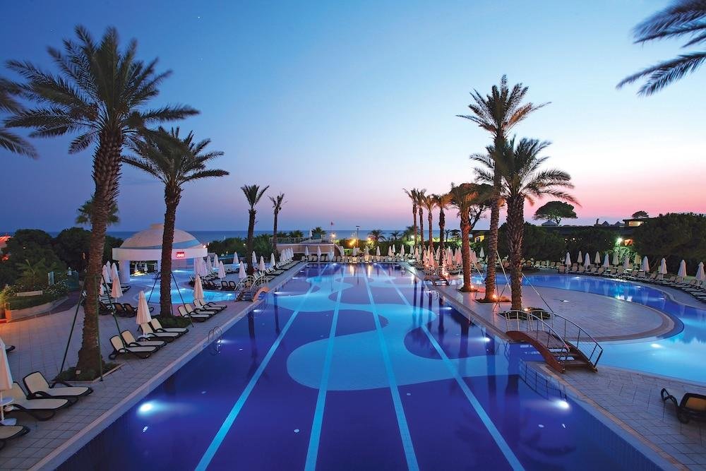 Белек: Limak Atlantis Deluxe Hotel & Resort