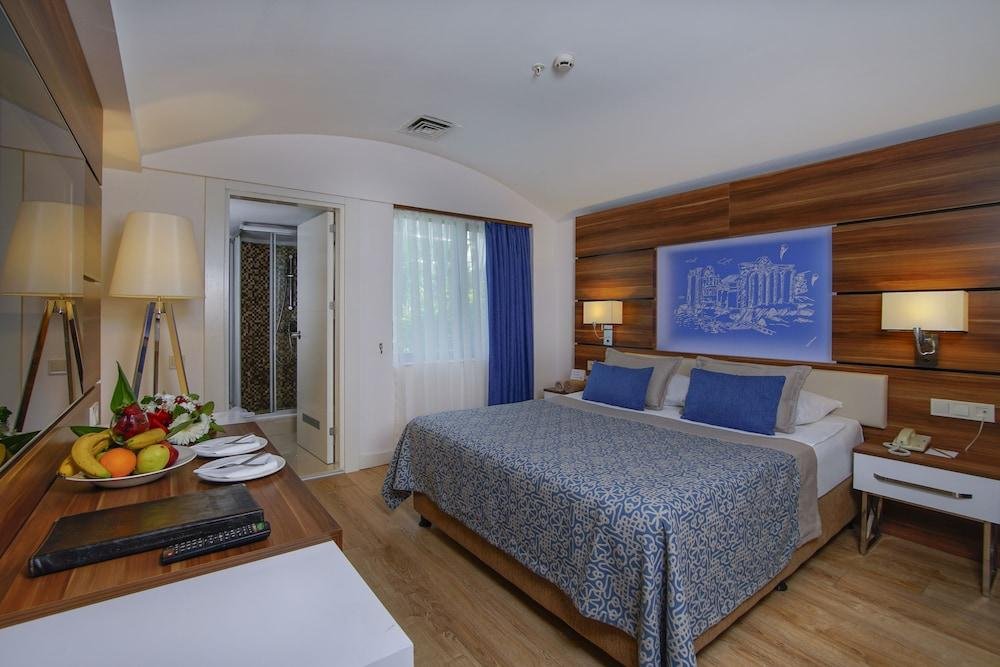 Белек: Limak Atlantis Deluxe Hotel & Resort