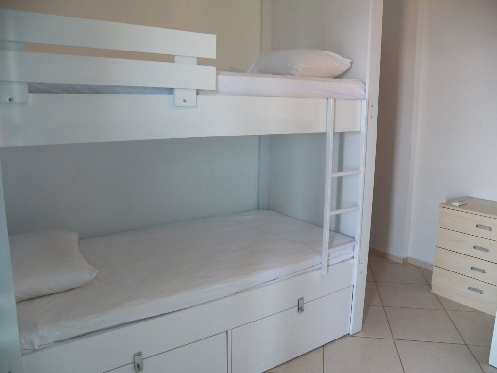 Каш: Hill House Adult Only