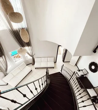 Каш: Hill House Adult Only