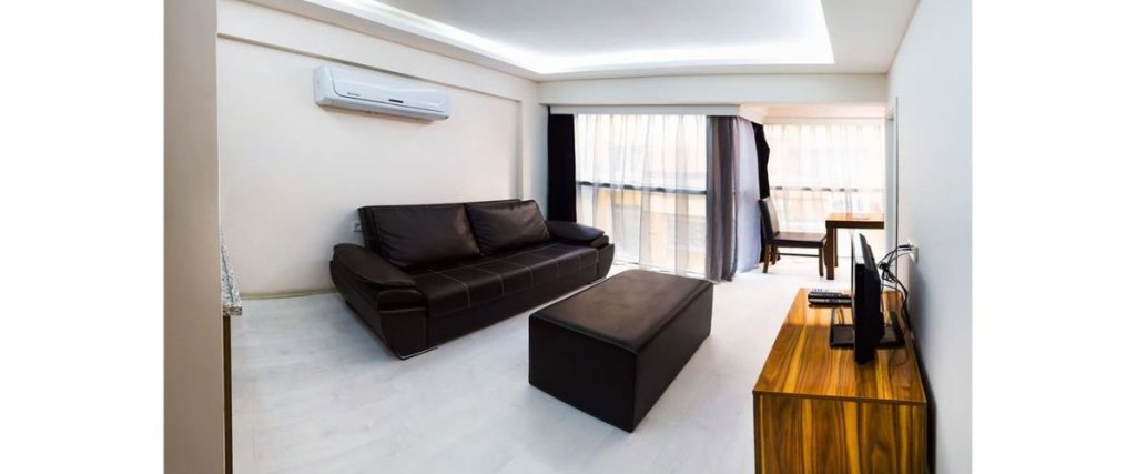 Измир: Smyrna Homes & Suits