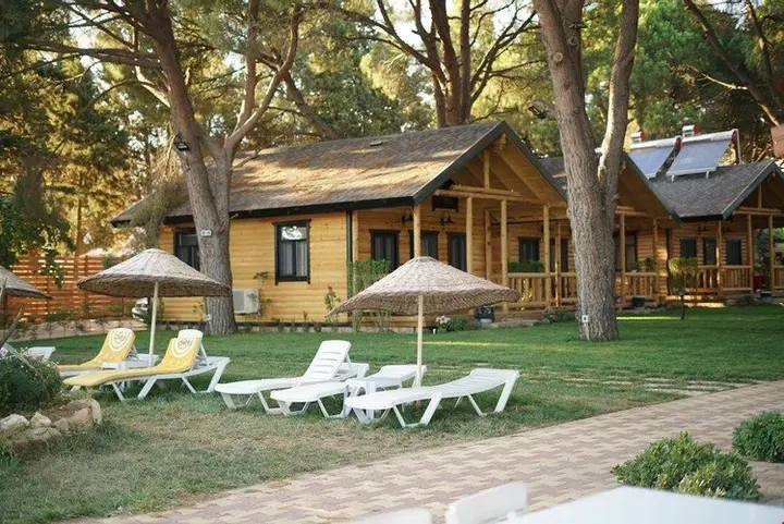Эрдек: Pina Mor Luxury Bungalows - Tas Evler