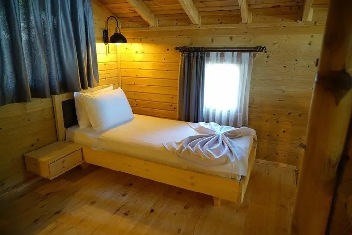 Эрдек: Pina Mor Luxury Bungalows - Tas Evler