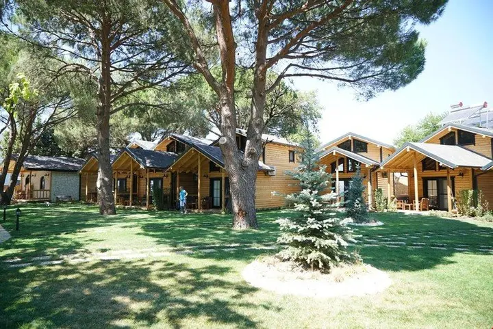 Эрдек: Pina Mor Luxury Bungalows - Tas Evler