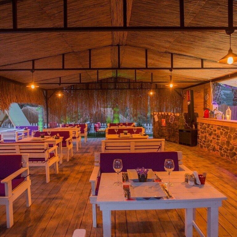 Кумлуджа: The Hill Glamping