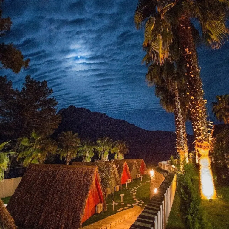 Кумлуджа: The Hill Glamping