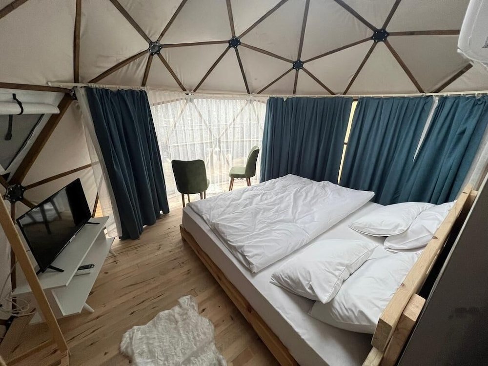 Кумлуджа: The Hill Glamping