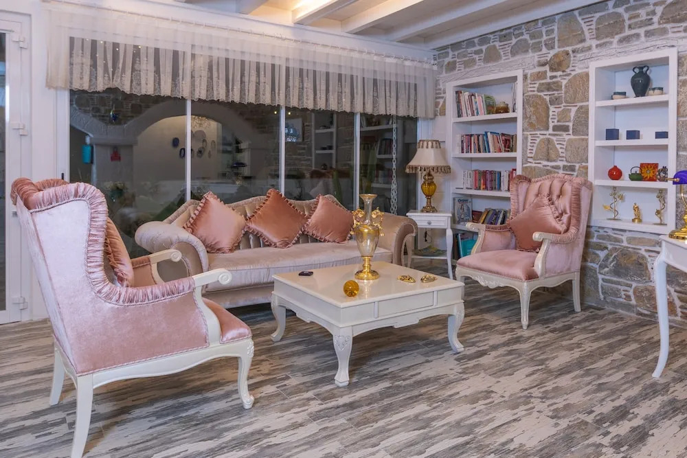 Датча: Louise'in Konağı