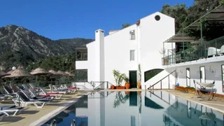 Турунч: Serana Suites Apart