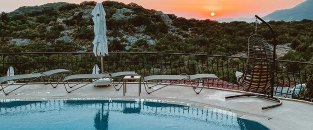 Каш: Hill House Adult Only +14