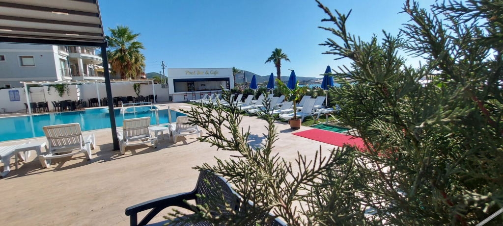 Бурхание: Blue Port Hotel
