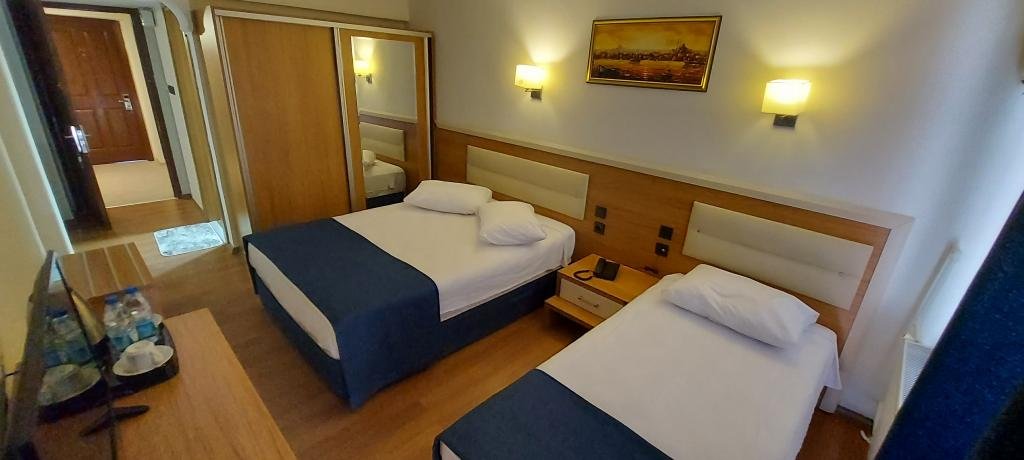Бурхание: Blue Port Hotel