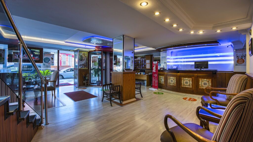 Измир: Kozan City Hotel
