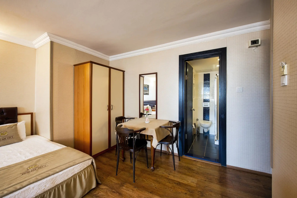 Измир: Kozan City Hotel