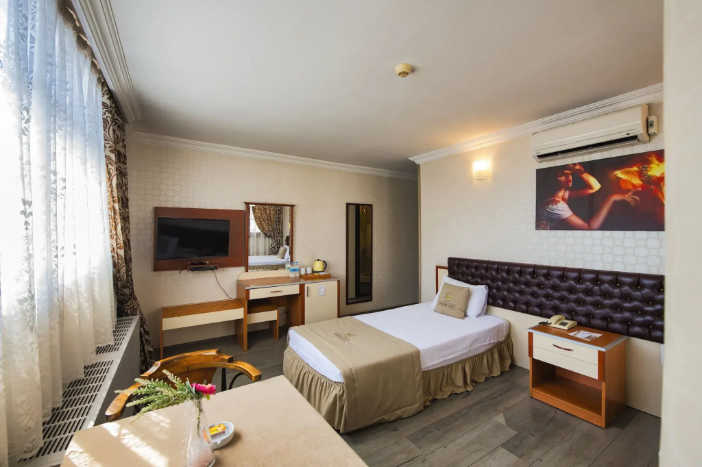Измир: Kozan City Hotel
