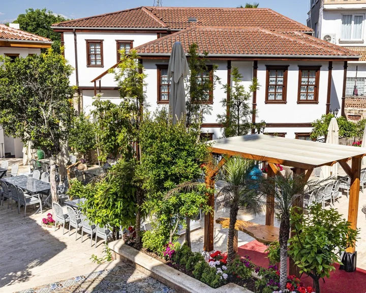 Анталья: Отель WOO Town Suites