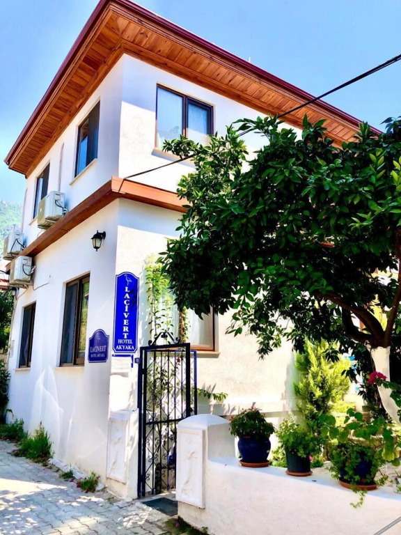 Акьяка: Lacivert Otel Akyaka